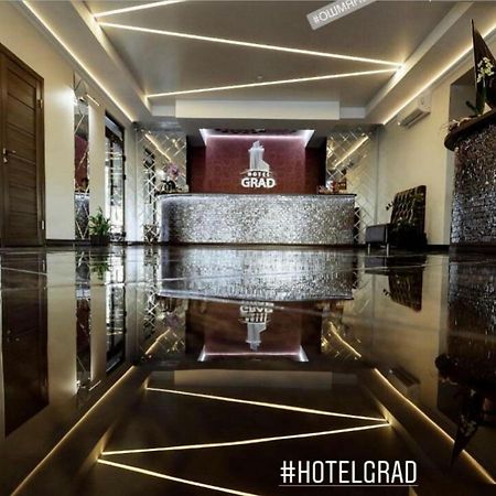Grad Hotel Ashmyany ภายนอก รูปภาพ